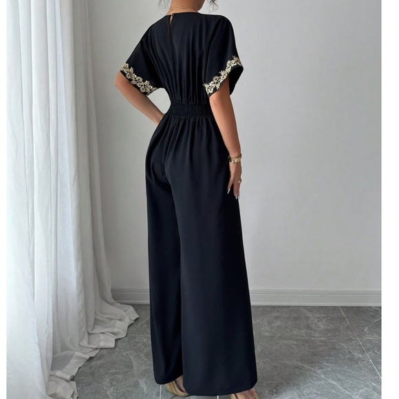 Classic V neck Floral lace Short Sleeve Stretchy Waist Wide Leg Jumpsuit - Picture 5 of 10